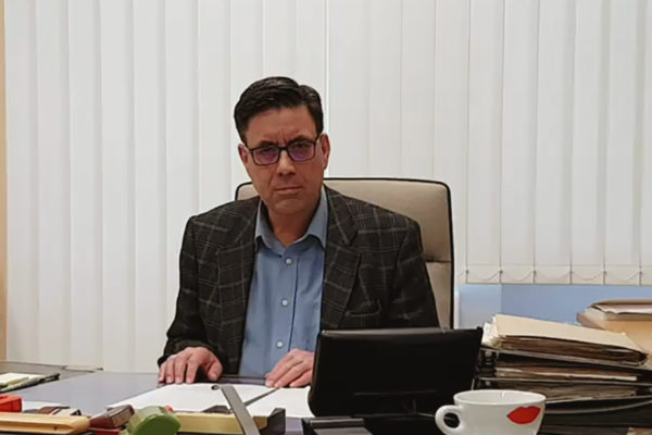 Museumsdirektor Dr. Sven Friedrich in seinem Büro im Obergeschoss des Siegfried Wagner-Hauses, 2020 © Nationalarchiv der Richard-Wagner-Stiftung, Bayreuth